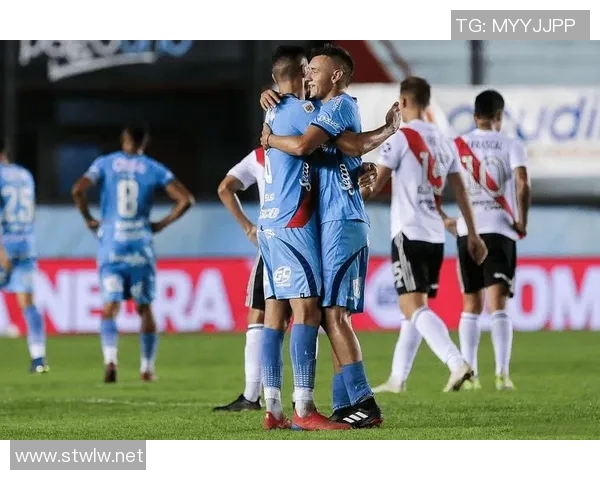 南美解放者杯萨兰迪兵工厂客场惜败