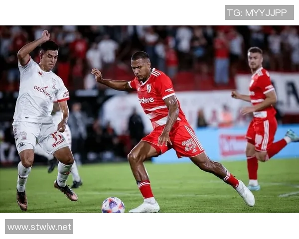 南美杯河床队老将梅开二度率队逆转